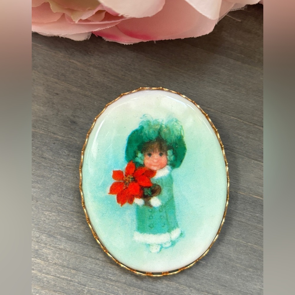 Vintage Christmas Cameo Pin Jewelry Hallmark Pendant Sharing Girl w Poinsettia